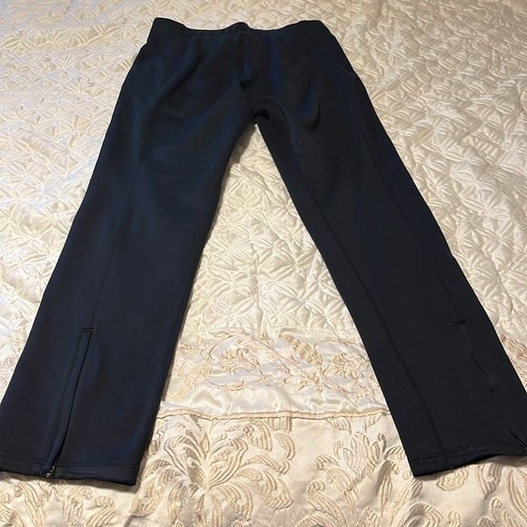 Women’s Nike black ThermaFit training pants - Picture 5 of 6